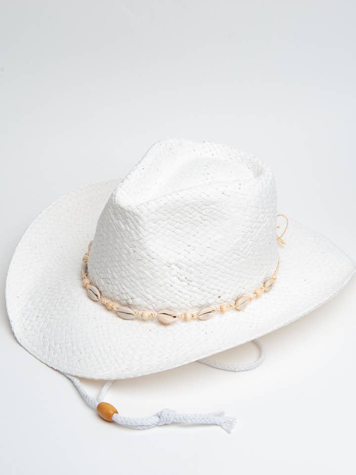 Cappello da sole in paglia con bordo in conchiglia bianco per la vendita all'ingrosso da parte di Lucca Couture