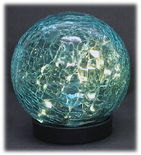 Will's Company - Wholesale Outdoor/Lawn Light - Solar Crackled Glass Globe Ball Light, Set of 2 in 4 colors1