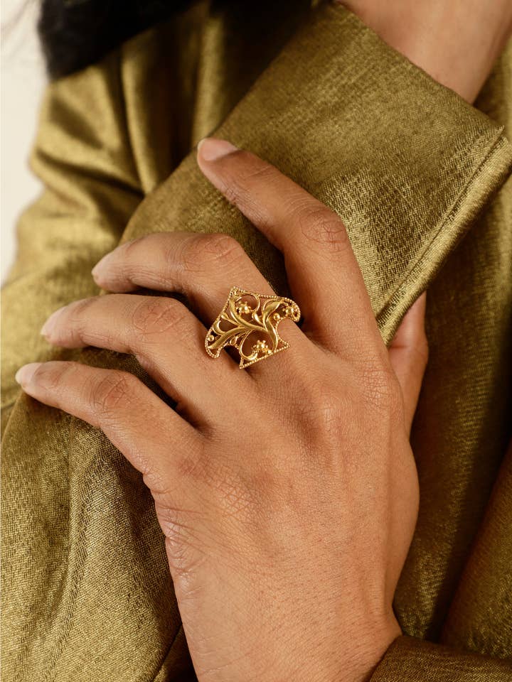 Anneau Floral Vale pour la vente par Melrosia London