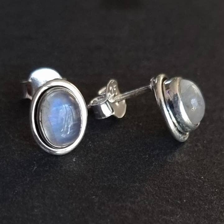 Elegante ovale månestensørestikker, 925 sterlingsølv, S3M for engroshandel hos Mistry Gems