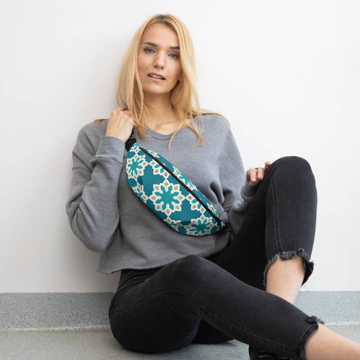 Fanny Pack (Bum Bag) - Fleurs arabesques en turquoise et doré pour la vente par The Shamal
