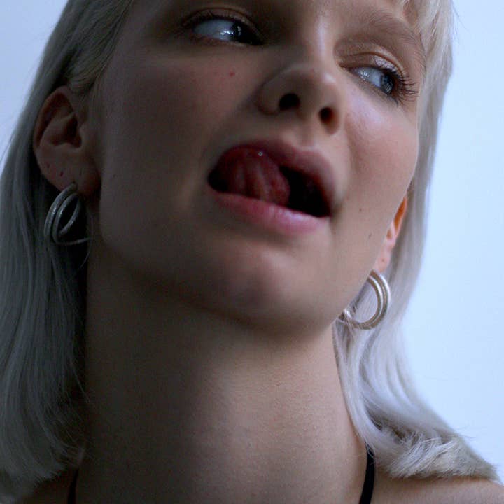 PEROXIDE - Vendita all'ingrosso Orecchini a cerchio - ORECCHINI CORNO DI ABBONDANZA5