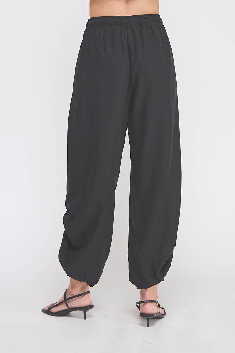 Allie Rose - Wholesale Pants - Women's - Drapey twill, adjustable scrunch jogger2