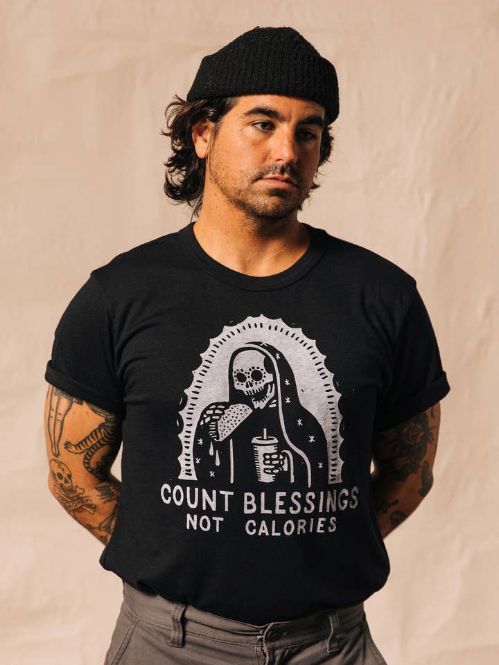 Pyknic – Engroshandel T-shirt med print - Dame – Tæl velsignelser ikke kalorier Tee1