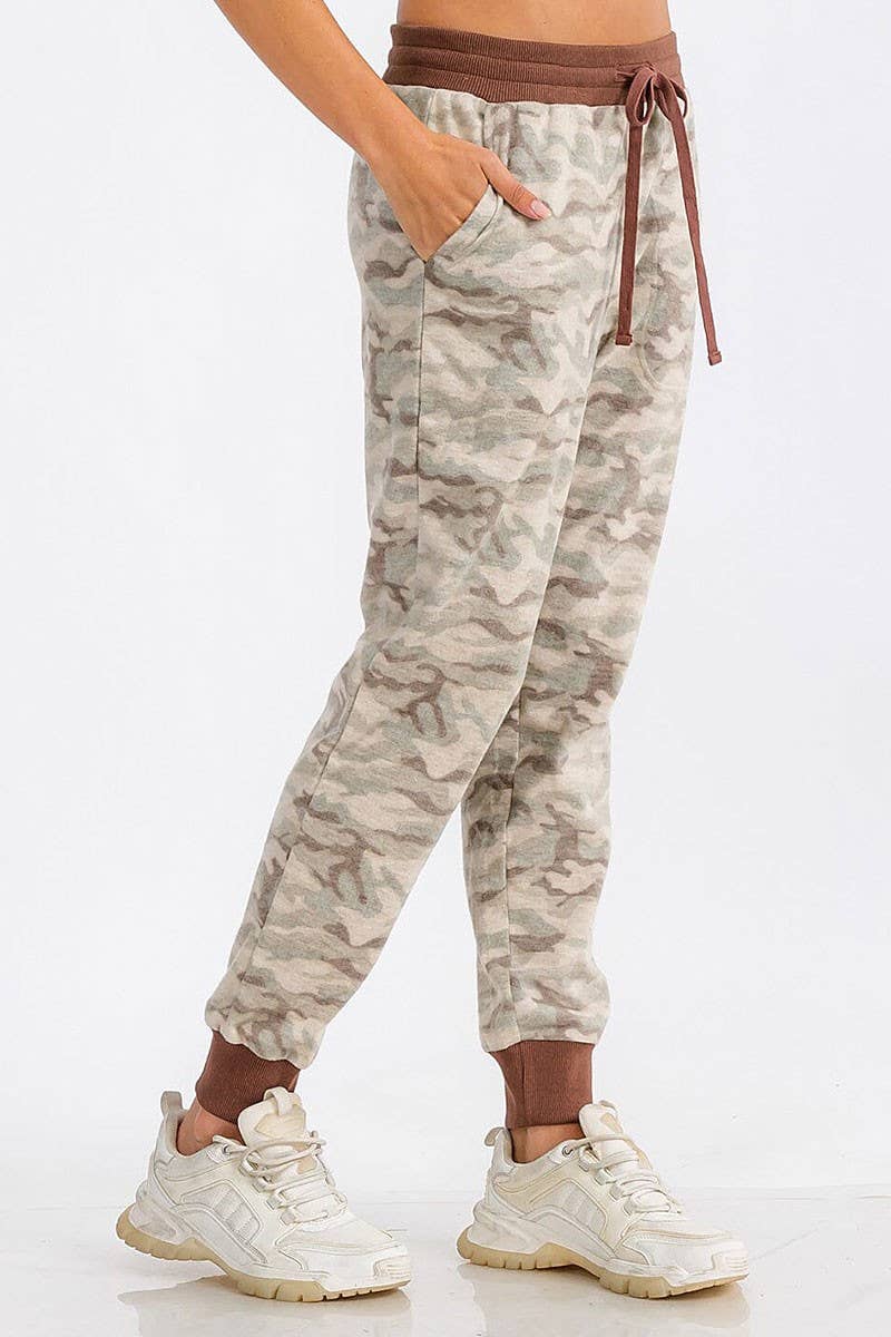 ROUSSEAU - Wholesale Pants - Women's - ELASTIC WAIST FRONT POCKET CAMO FLEECE SWEATPANTS1