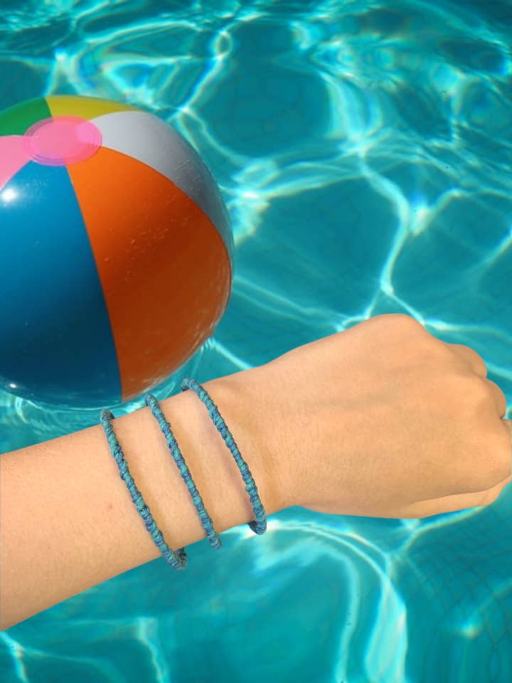 Bracelets en spirale en coton ciré coloré pour la vente par Ciao Bella Jewelry Inc