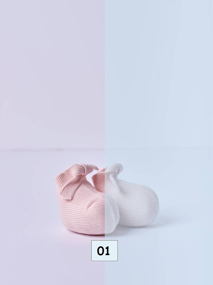 Booties knitted in organic cotton | ROMANTIC SPRING DAY for wholesale by Wedoble: sustainable children's fashion