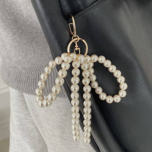 MOND HAUS - Wholesale Keychain - Women's - Fonda Keychain | Chubby Pearl Beaded Ribbon Charm0