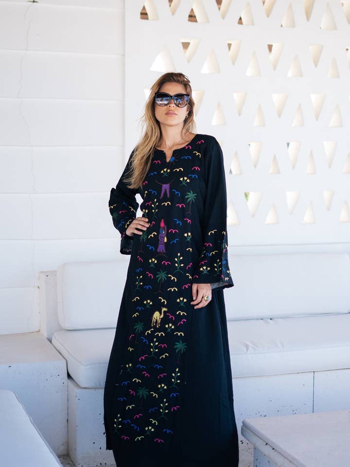Superbe caftan égyptien noir brodé, caftan en lin brodé pour femmes, robe caftan bohème, caftans pour femmes, caftan bohème d'été pour la vente par Gipci