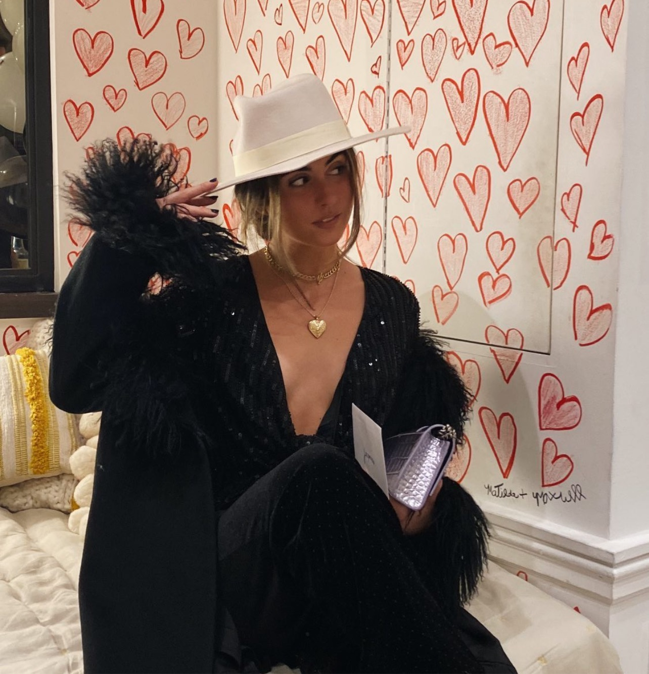 Airotciv by Victoria - Wholesale Locket Necklace - Big Heart locket1