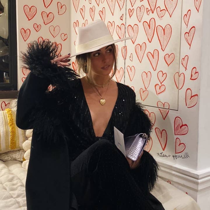 Airotciv by Victoria - Wholesale Locket Necklace - Big Heart locket1