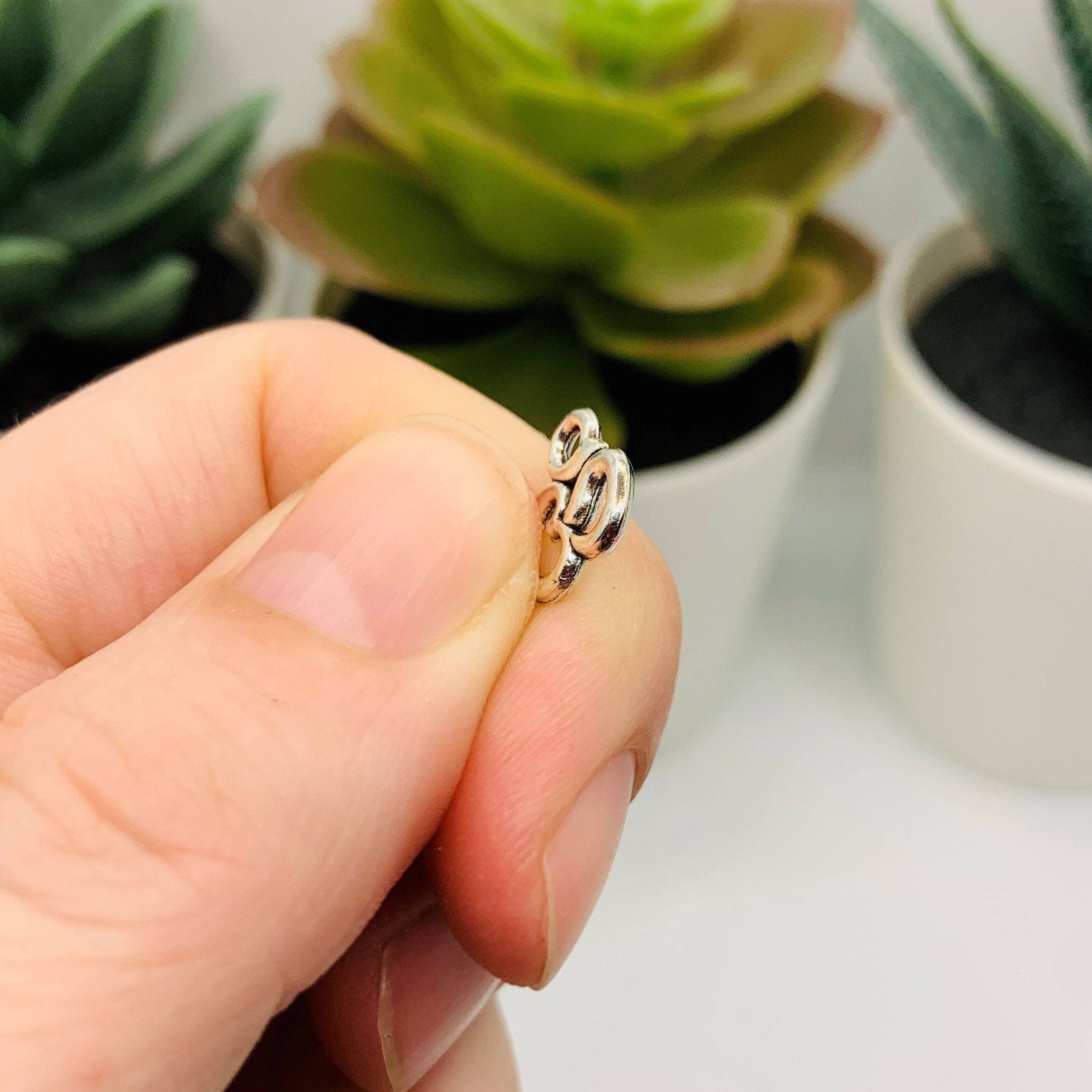 Guerrilla Charm - Wholesale Individual Charm/Pendant - Silver Om/Ohm Symbol Charms, 16x11mm3