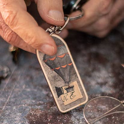 Costurero Real - Wholesale Keychain - Unisex - Keychain Steampunk Wood Keychain hot air balloon vintage0