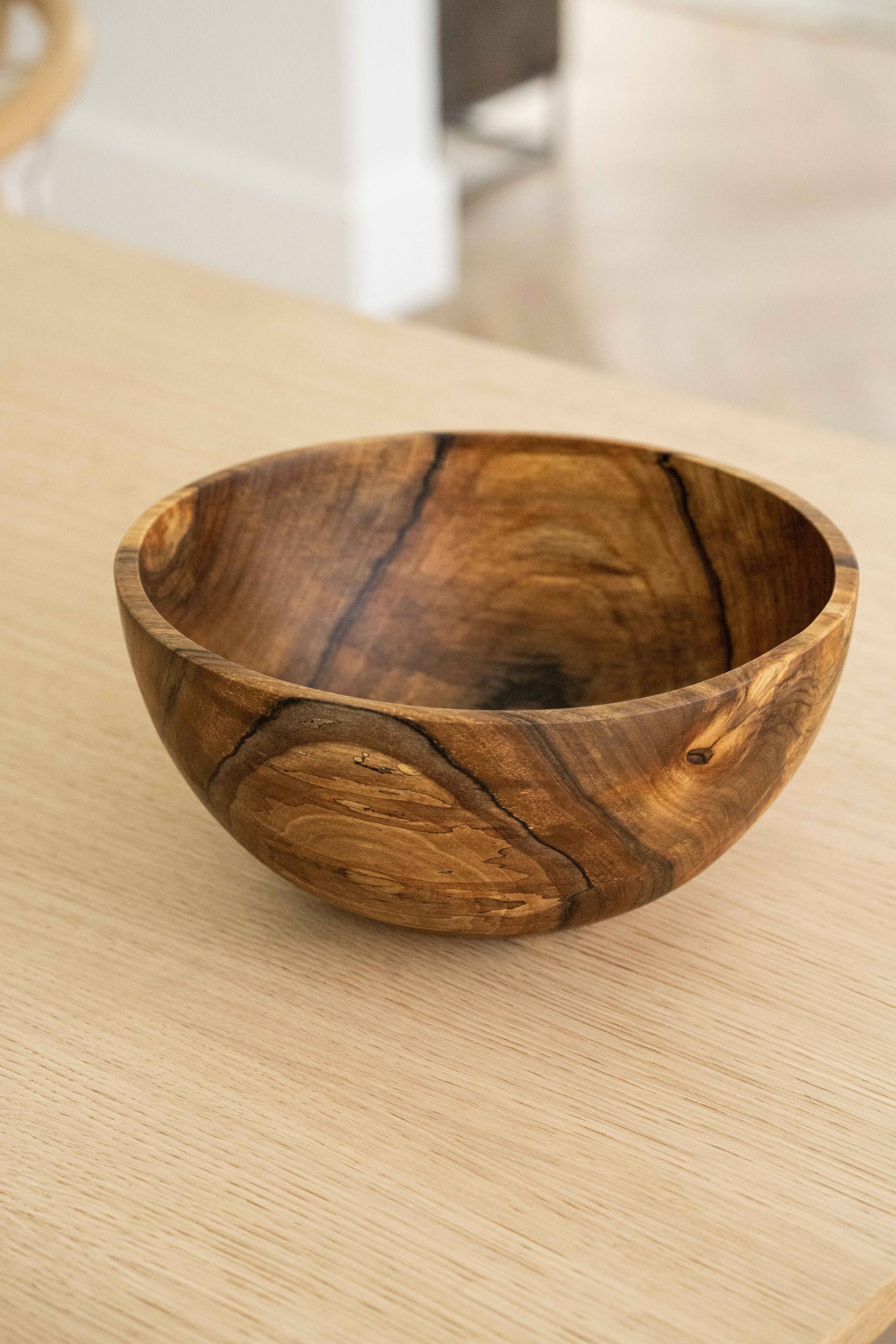 Creating Comfort Lab - Vente Corbeille de fruits - Grand bol à fruits en bois de noyer sculpté à la main6