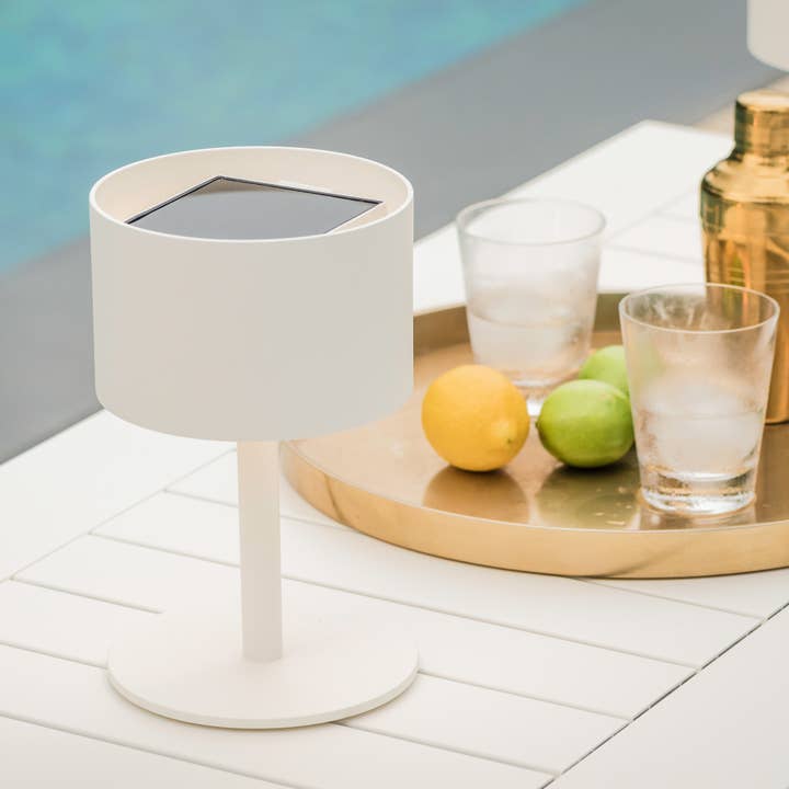 La Lampe Pose 01 pour la vente par Seaside Casual Furniture