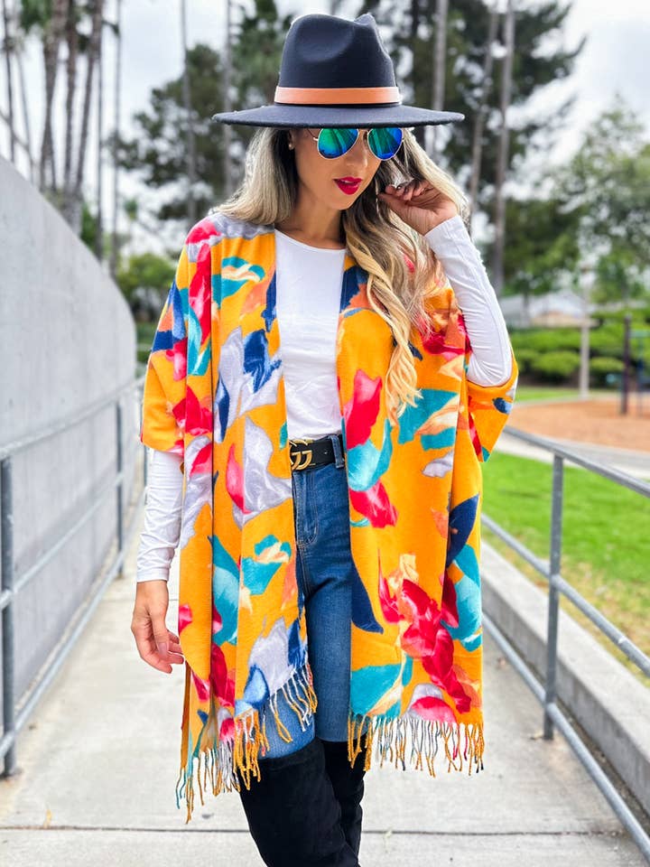 Flerfärgad Multi levande blommigt tryckt kimono kofta med tofs för wholesale på Faire