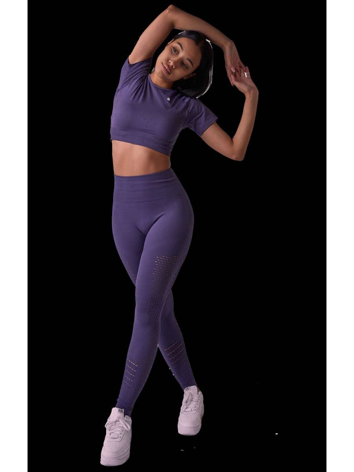 Anaissa - Wholesale Sport-/loungelegging - Dames - Naadloze compressiebroek met opengewerkte details, Naya23