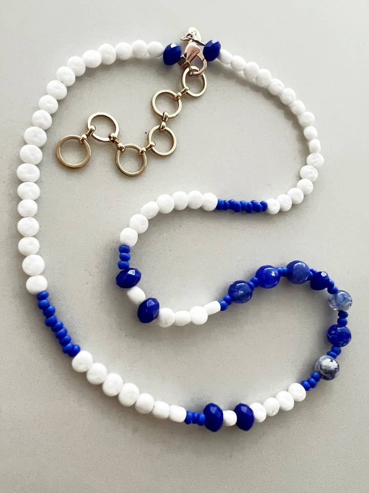 BLÅ GITTER PLANET URANUS UPCYCLED HALSKÆDE for engroshandel hos LA LUNE Sustainable Jewels