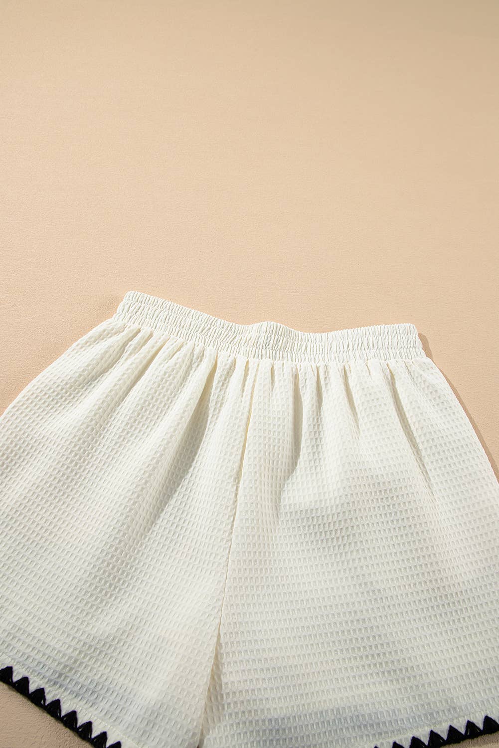 White Waffle Texture Contrast Ricrac Hemline Casual Shorts for wholesale on Faire5