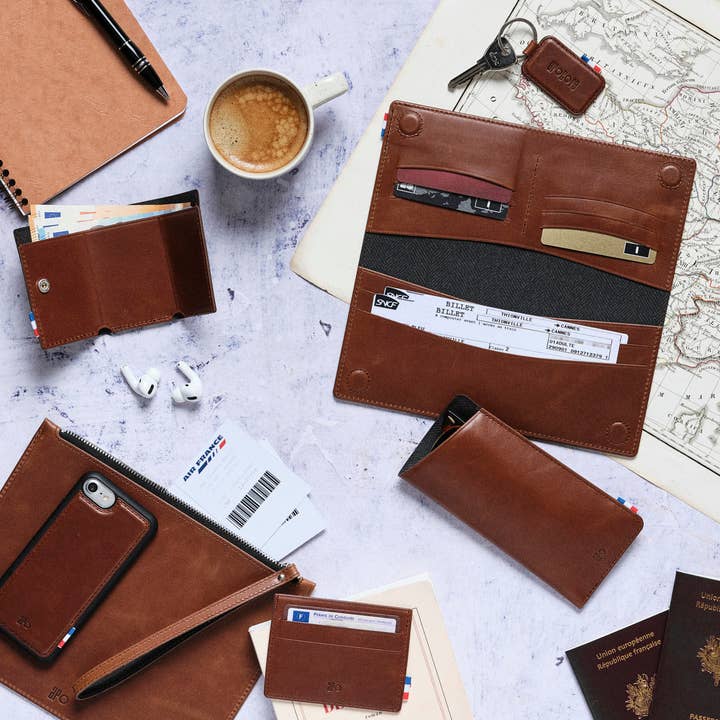 apocope.paris - Wholesale Keychain - Unisex - LUDO - Patinated leather keychain - Chocolate3