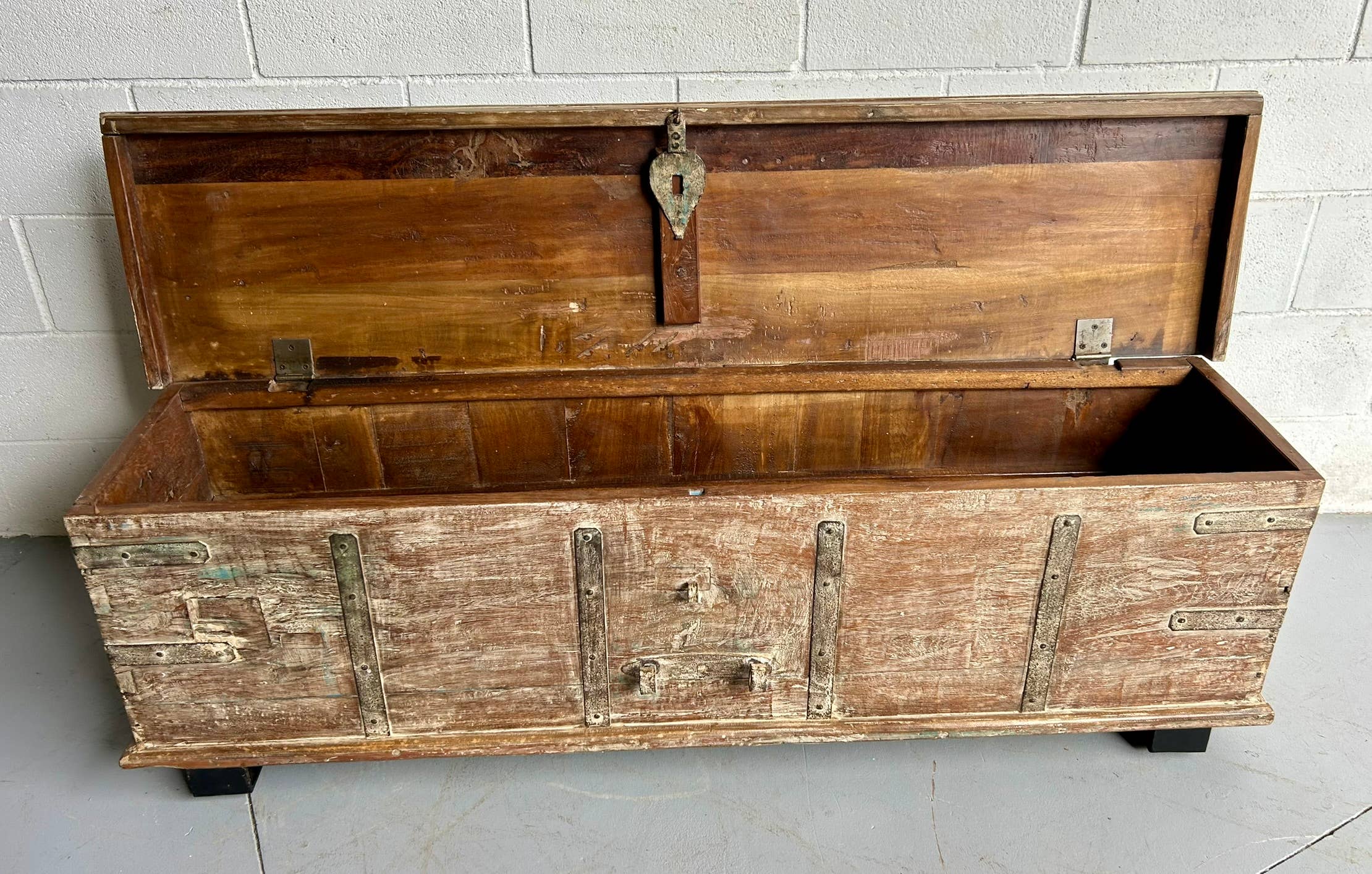 Paloma Black (Casa Natura Design, S.L.) - Vendita all'ingrosso Armadietto - Baule in legno di teak indiano originale con stile retrò adattato5