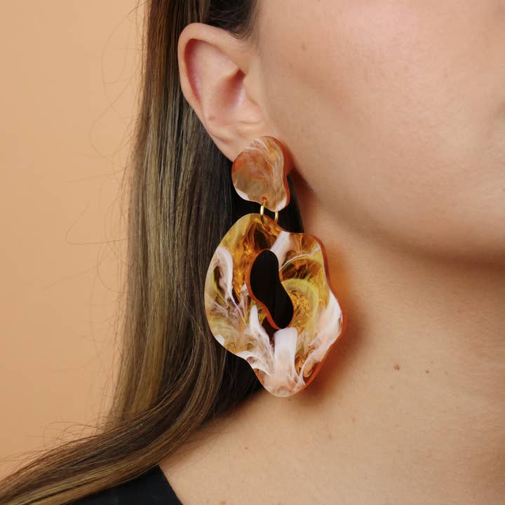 Große Hängeohrringe - Orange & Gold für den Großhandel von ColsonDesign