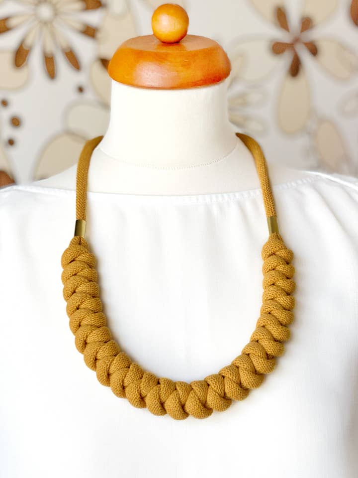 Knotted cotton rope necklace with metallic insertions for wholesale by Besoph