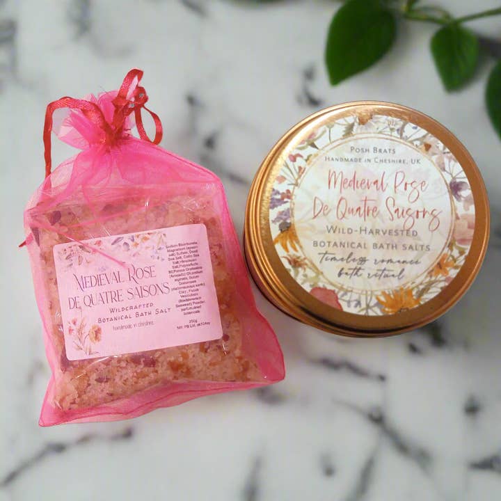 Sel de bain botanique médiéval Rose De Quatre Saisons pour la vente par Posh Brats