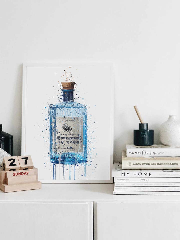 Gin Flaske Wall Art Print 'Blå Tønde' for engroshandel hos We Love Prints