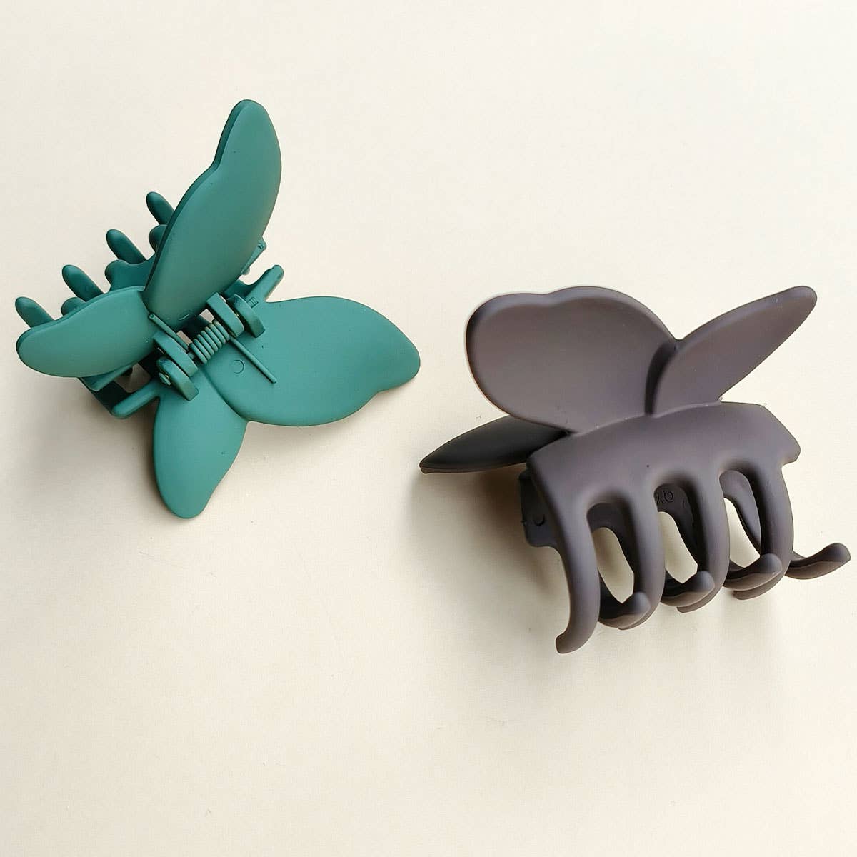 ACCITY - Wholesale Hair Clip - Women's - Matte Butterfly Hair Claw Clip – Strong & Stylish_CWAHA008736