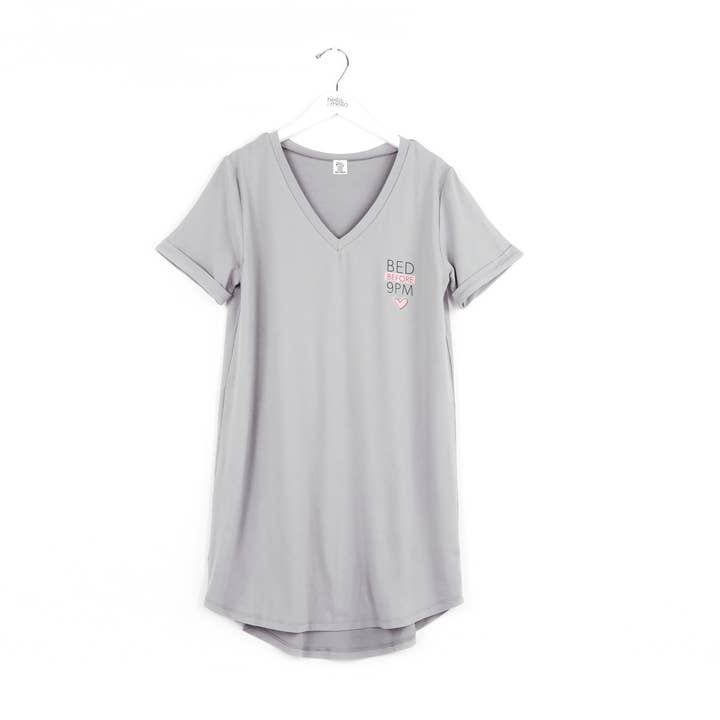 DM Merchandising – Engroshandel Pyjamasoverdel - Dame – Hello Mello Lad mig sove - Sleep Shirts Open Stock