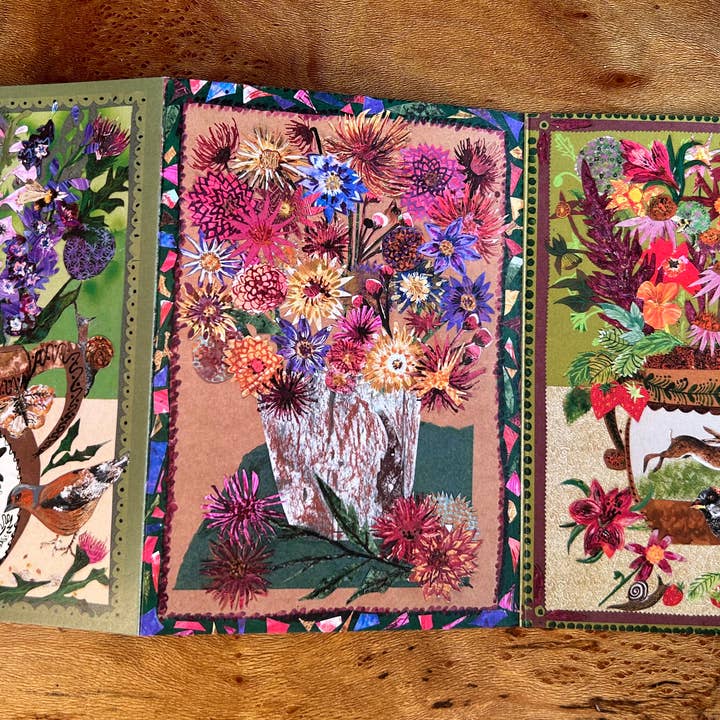 Carte de vœux accordéon pliante aux motifs floraux fantastiques pour la vente par Clare O’Neill Artworks