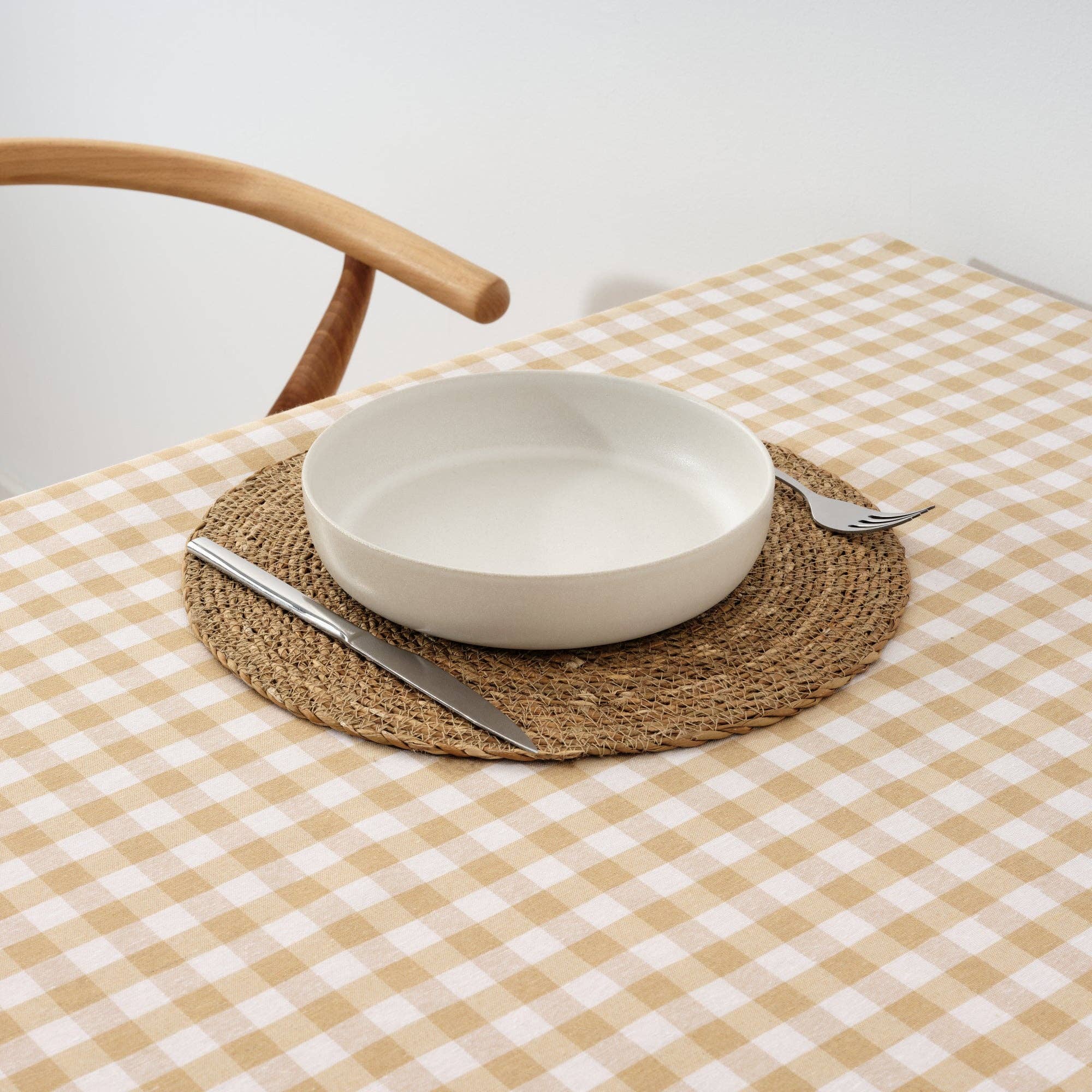 SG HOGAR - Wholesale Tablecloth - Vichy waterproof tablecloth anti-stain Beige fabric touch1