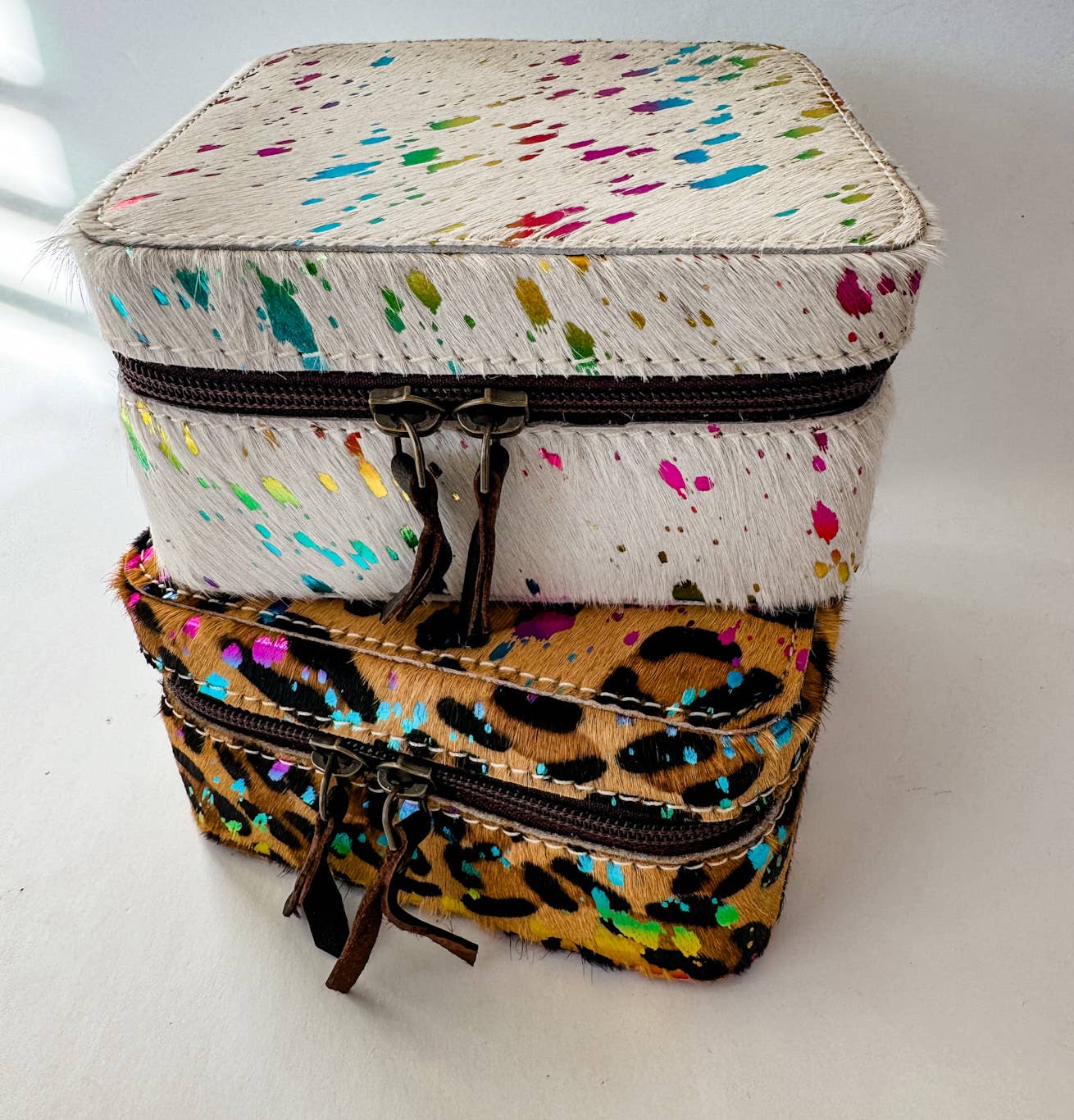 Boho Ranch Shop - Vente Boîte/rangement à bijoux - Boîte à bijoux en cuir de peau de vache western - rangement de voyage3