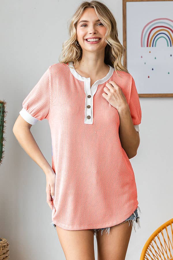 7th Ray - Vendita all'ingrosso Top in maglia - Donna - Top a coste con bottoni a contrasto sul davanti e maniche corte T54493