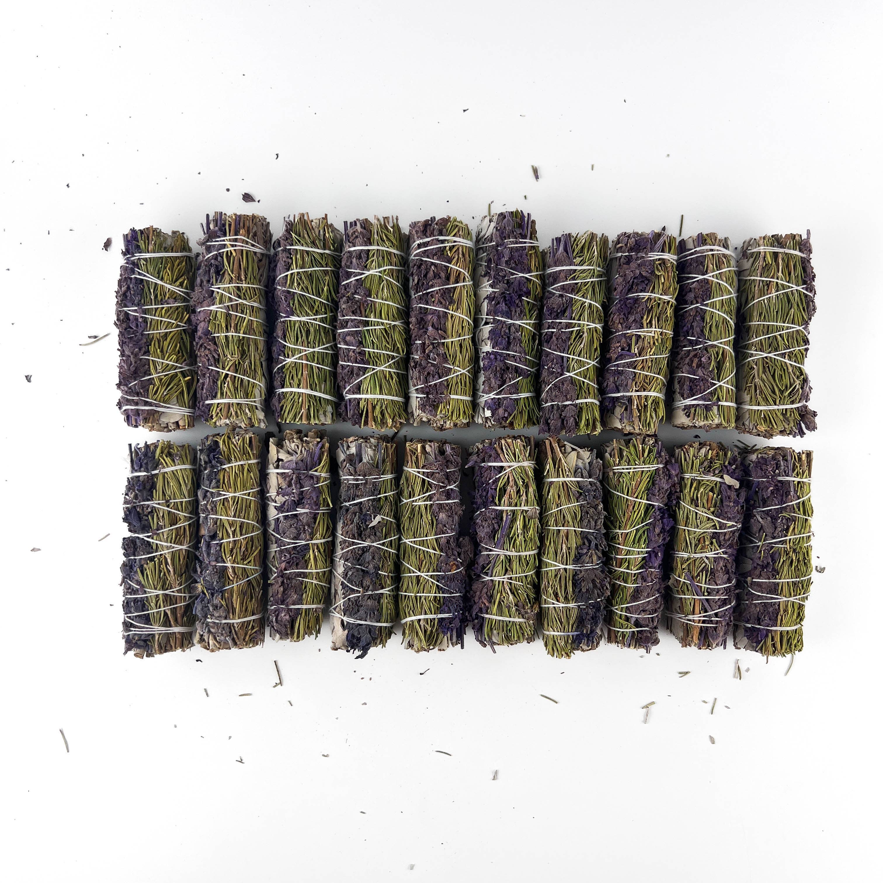 GREENROOTS USA LLC – Großhandel Räucherbündel – 7 Kräfte (Weißer Salbei mit 7 Kräutermischung) Räucherbündel 4"11