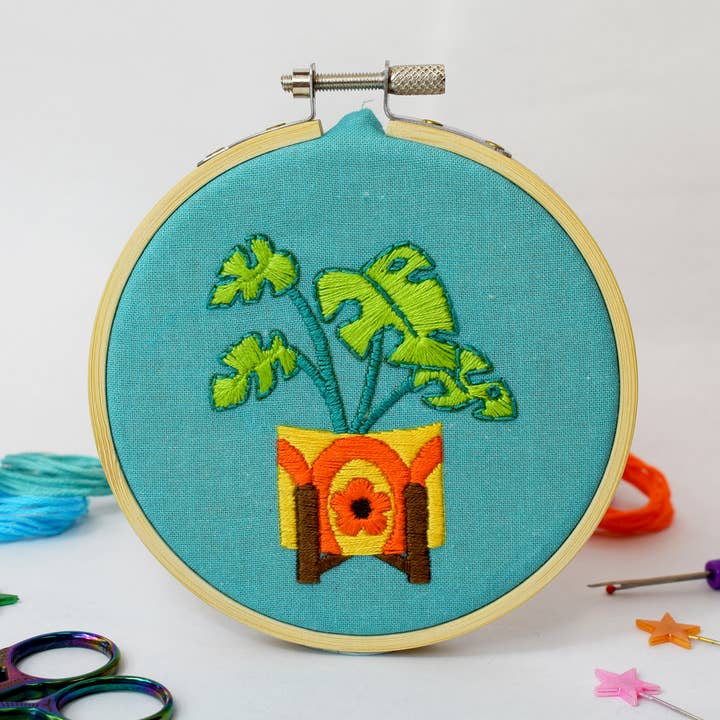 The Make Arcade - Wholesale Embroidery/cross-stitch supplies - 'Monstera' Mini embroidery craft kit0