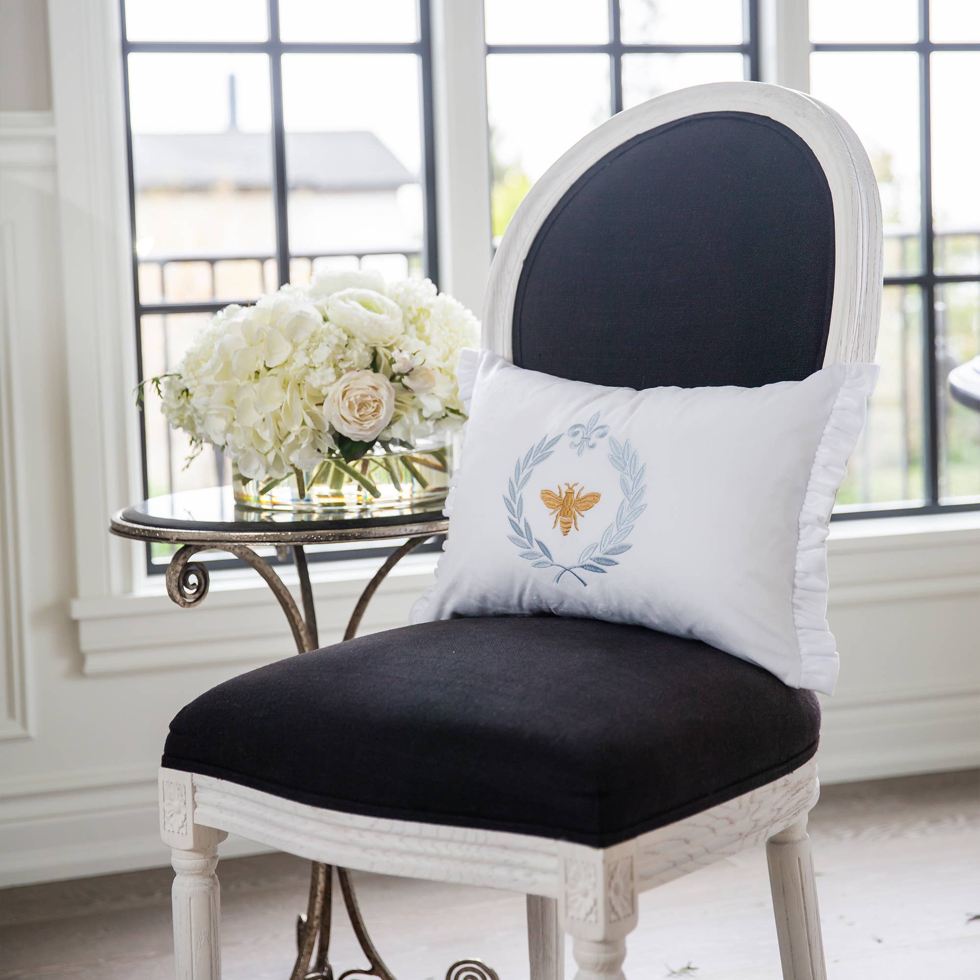 Arte Italica & Crown Linen Designs - Wholesale Throw/Decorative Pillow - Italian Bee Velvet Decor Pillow1