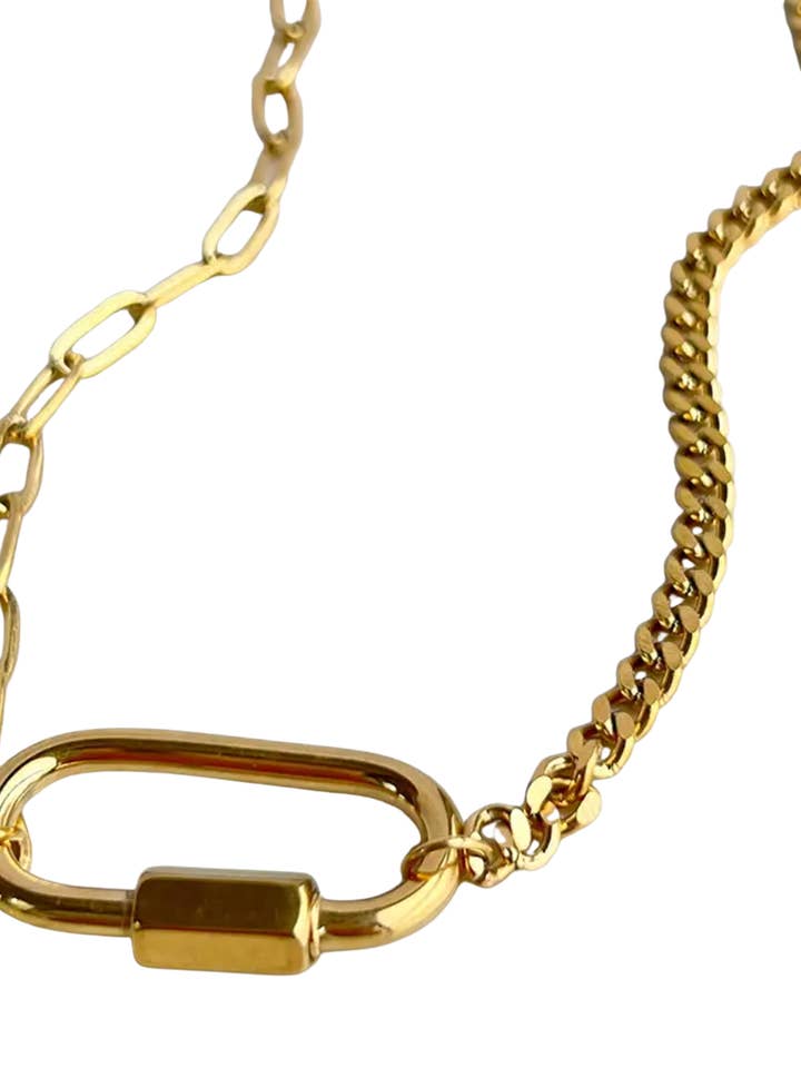 Collier en acier inoxydable avec mousqueton et amulette en métal mixte pour la vente par HoopLa
