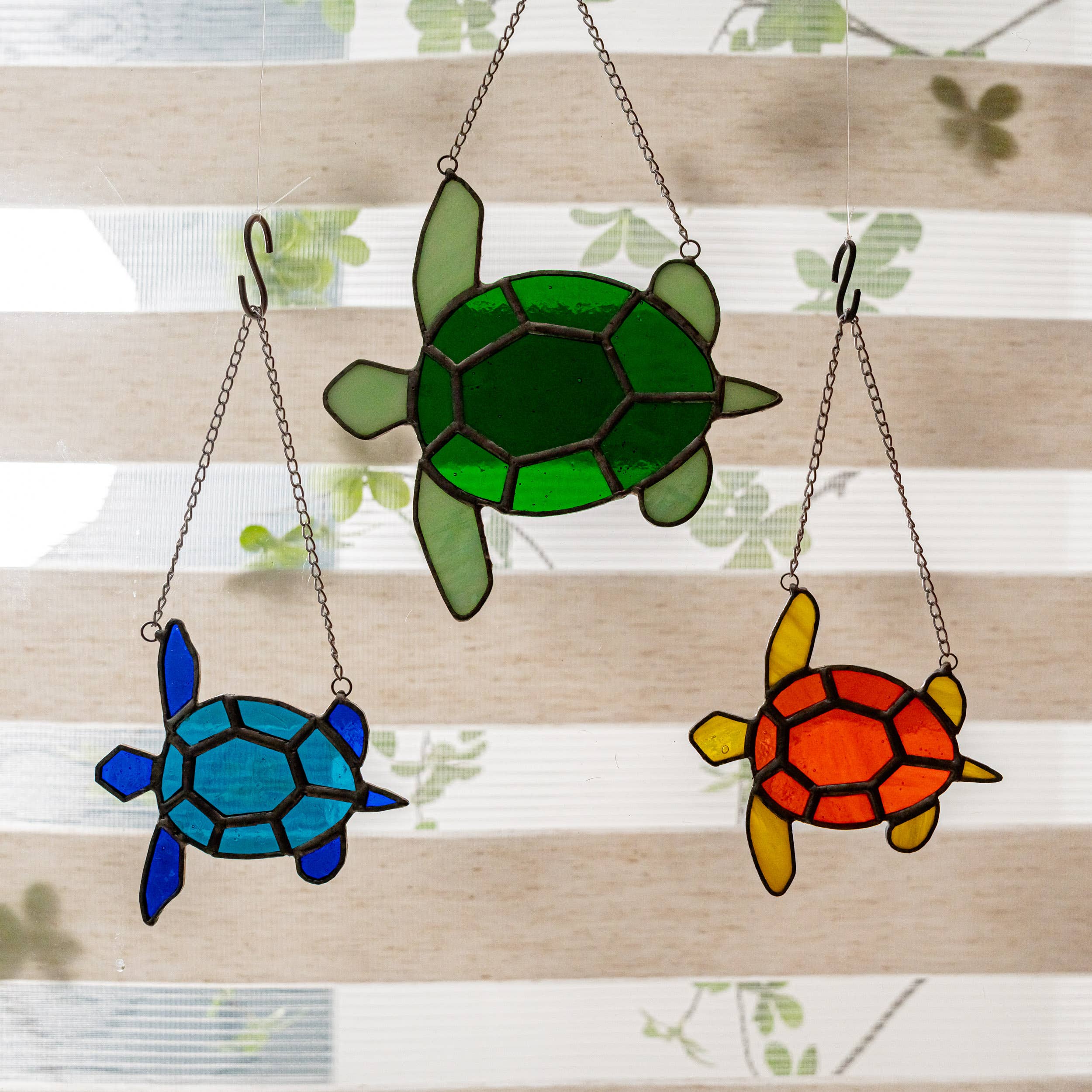 MondoBellissimo - Wholesale Suncatcher - Coastal Stained Glass Turtle Suncatcher F303
