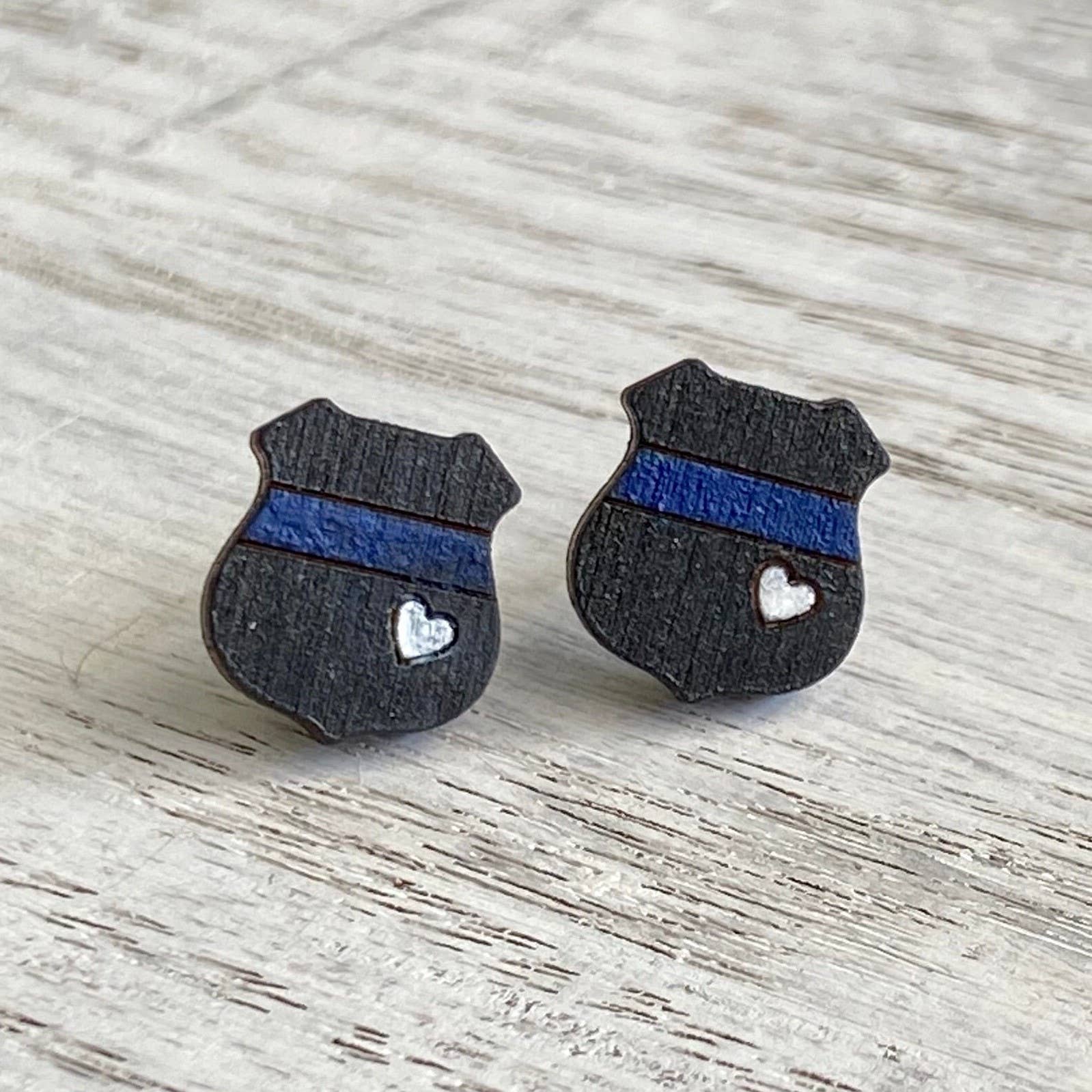 Holly and Liz - Wholesale Knopjes/oorstekers - Wetshandhaving studs0