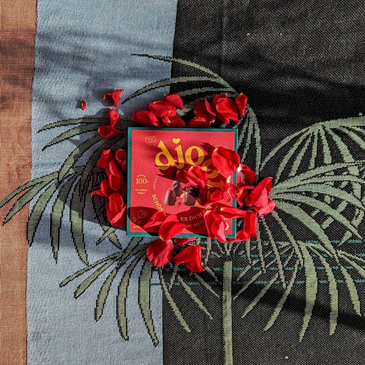 djoon - Wholesale Chocolate Box - Date Pralines: Love Collection (Organic)6