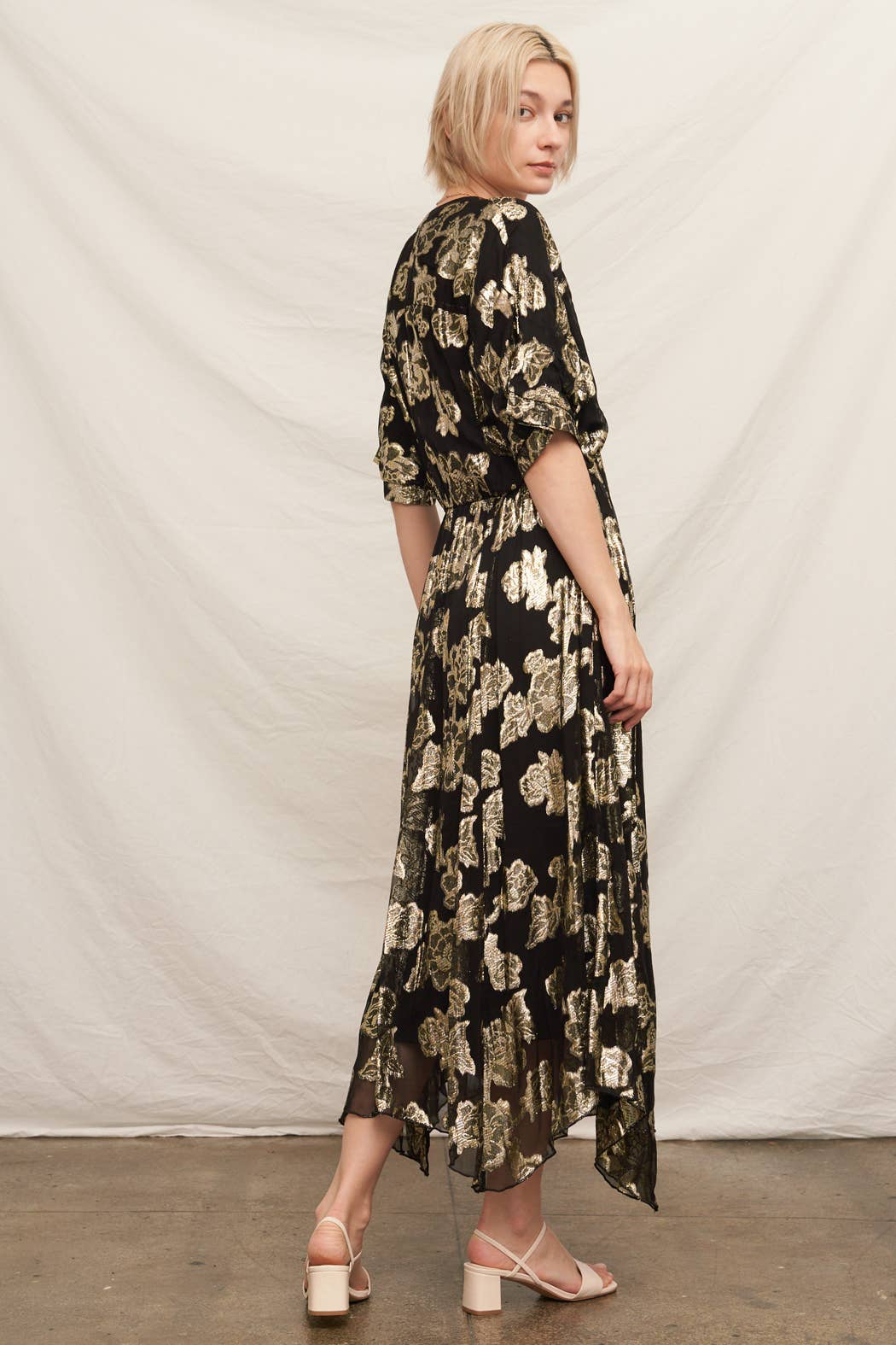 En Crème - Vente Robe – femme - Robe longue à manches kimono à col en V3