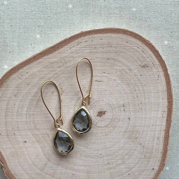 Dana Herbert - Wholesale Dangle Earrings - Gold Jane Bezel Glass Short Dangle Earrings