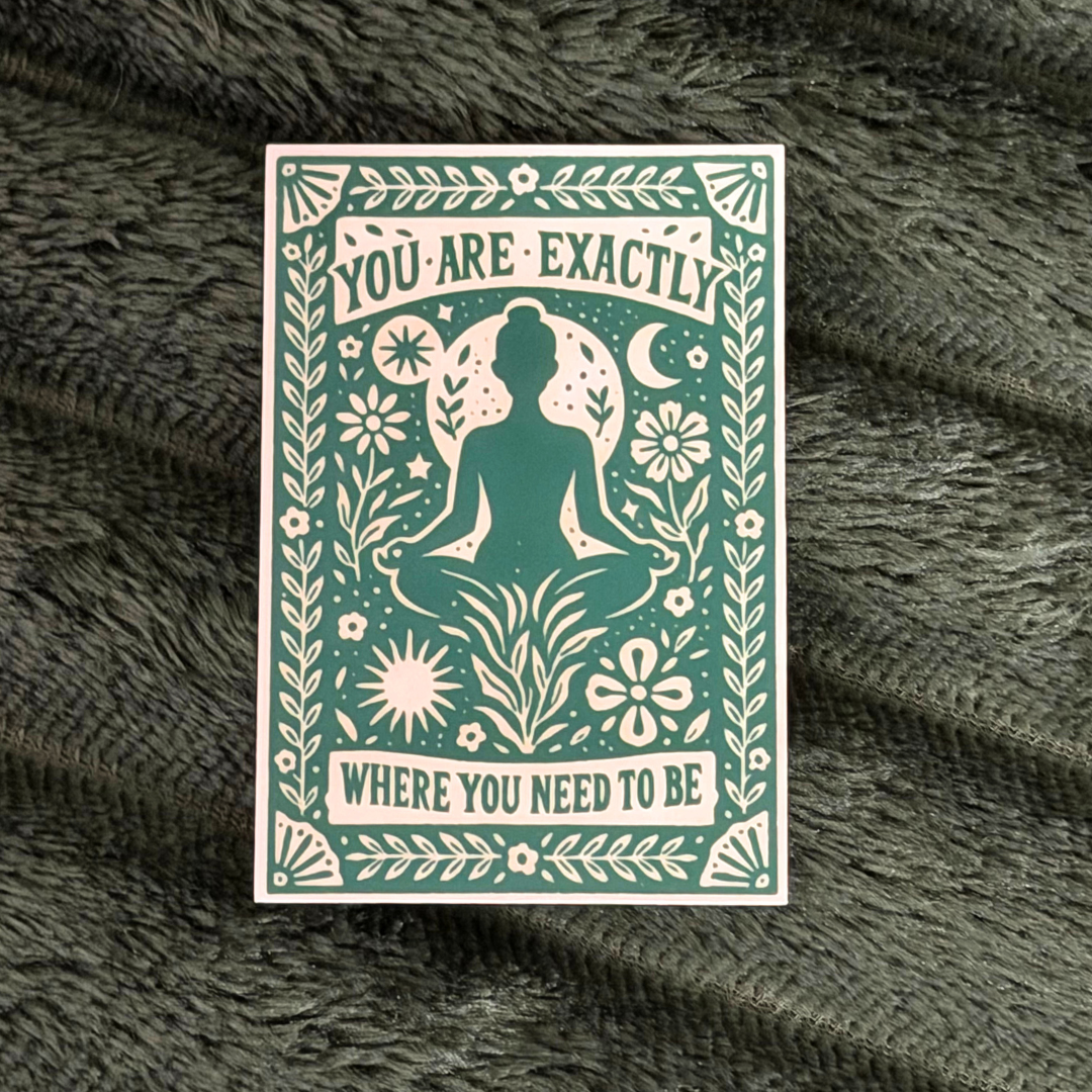 Mindful over Mind Full – Engroshandel Klistermærke – Yoga Klistermærke | Du Er Præcis Hvor Du Skal Være Klistermærke0