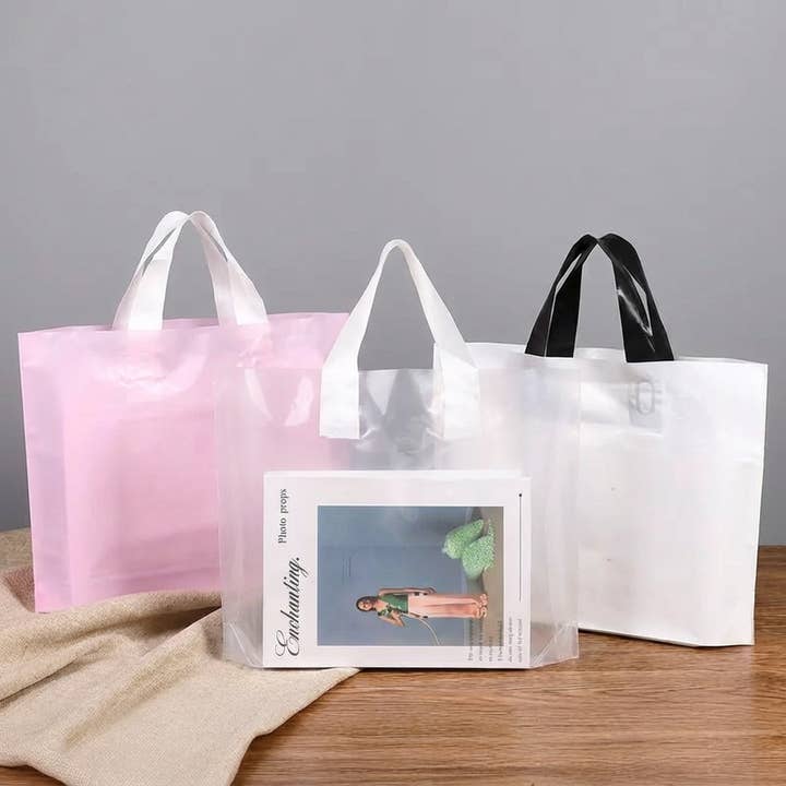 ByHome - Vente Pochette cadeau - 50 sacs cadeaux transparents en PVC de 3 tailles avec poignées blanches5