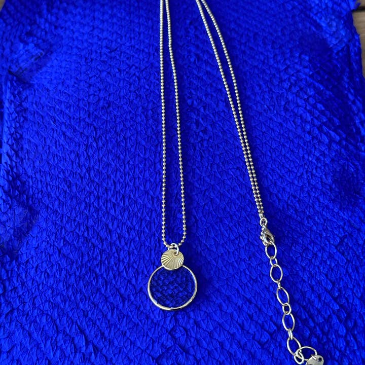 Collar modelo Salie-Sud Azul ultramar 💙 para venta al por mayor de FEMER