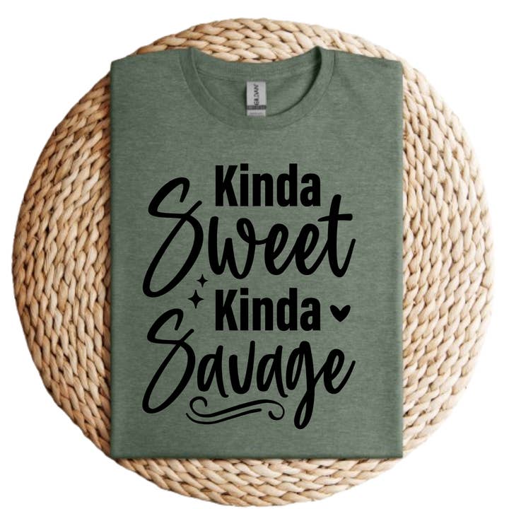 Camiseta estampada Kinda Sweet Kinda Savage por atacado de Londas Tees and Tumblers