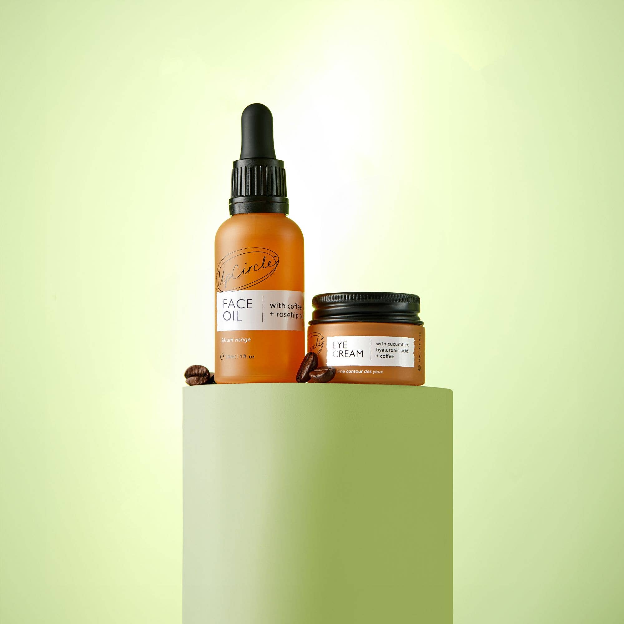 UpCircle Beauty UK - Vente Ensemble/coffret de soins du visage - Cadeau Bien-être Végan Éco-responsable - Duo Soin Spa Caféiné Remplisseur de Bas de Noël1