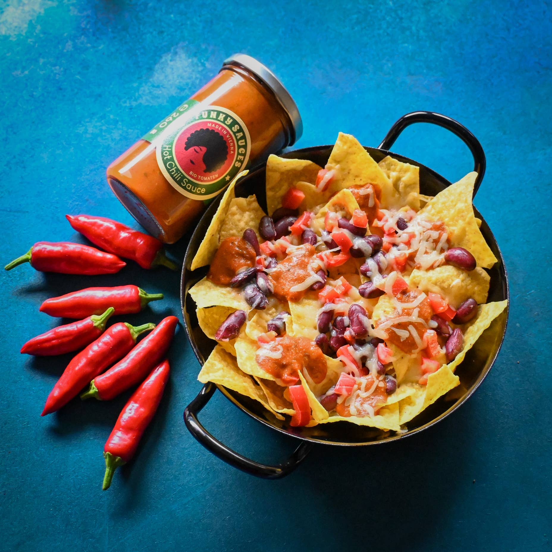 Funky Sauces - Wholesale Dip - Hot Chili Sauce with Organic Tomatoes 195g1